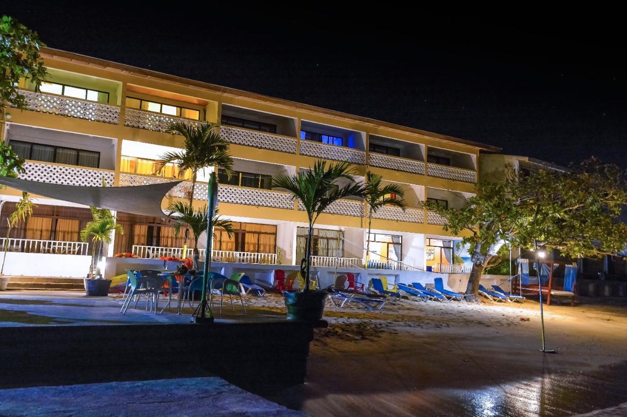 Sand And Tan Beach Hotel Ocho Rios Exterior foto